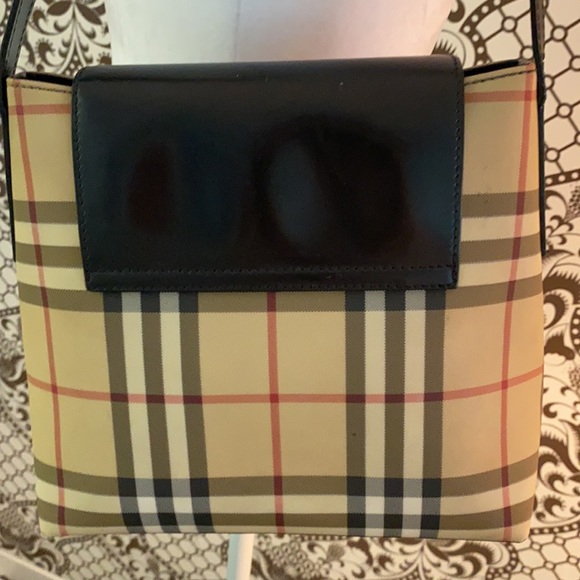 BURBERRY 💯 plaid leather handbag tote solid price - Picture 3 of 16